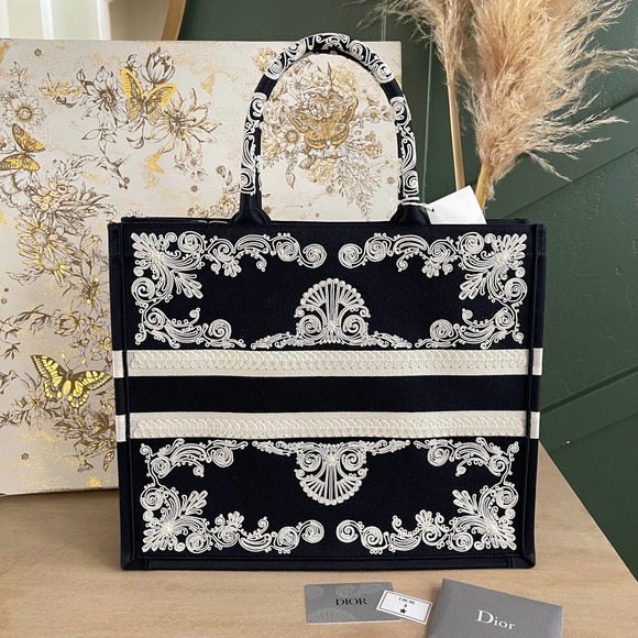 ❌SOLD❌NEW CHRISTIAN DIOR Canvas Embroidered Cornely Book Tote Blue White Large - Picture 2 of 14